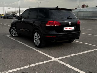 2010 Volkswagen Touareg II, чёрный, 2200000 рублей, вид 4