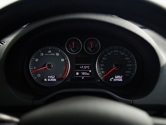 2010 Audi A3 II (8P) Рестайлинг 2, белый, 839000 рублей - вид 11