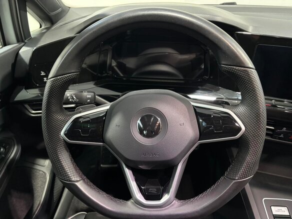 2023 Volkswagen Golf VIII, белый, 1650000 рублей - вид 11