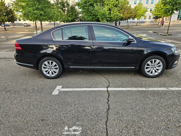 2011 Volkswagen Passat B7, чёрный, 1100000 рублей - вид 5