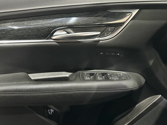 2021 Cadillac XT5 I Рестайлинг, чёрный, 3300000 рублей - вид 20