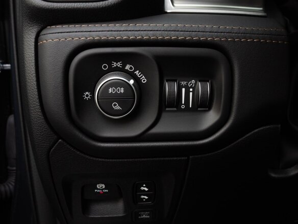 2026 Ram 1500 Crew Cab V Рестайлинг, синий, 10300000 рублей - вид 20