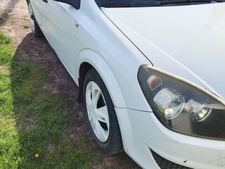 2009 Opel Astra H Рестайлинг, белый, 360000 рублей, вид 1