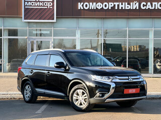 2017 Mitsubishi Outlander III Рестайлинг 2, чёрный, 1850000 рублей, вид 3