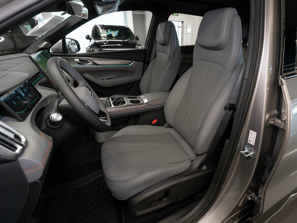 2026 Geely Galaxy M7, серый - вид 8
