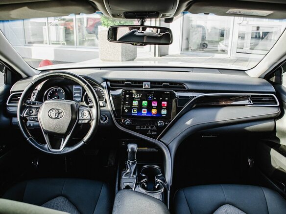 2020 Toyota Camry VIII (XV70), белый, 2399000 рублей - вид 17