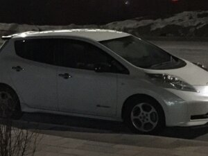 2012 Nissan Leaf (EM57) I (ZE0/AZE0), белый - вид 1
