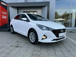 2021 Hyundai Solaris II Рестайлинг, белый, 1612340 рублей, вид 5