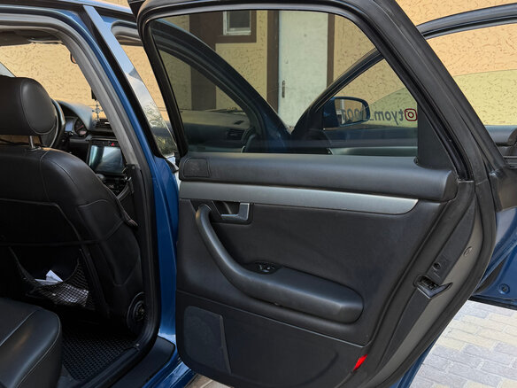 2002 Audi A4 II (B6), синий - вид 10