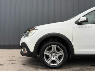 2020 Renault Sandero Stepway II Рестайлинг, белый, 1210000 рублей, вид 5