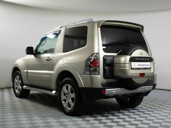2008 Mitsubishi Pajero IV, бежевый, 1139000 рублей - вид 6