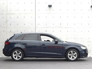 2023 Audi A3 Sportback 35 TFSI IV (8Y), синий, 1379009 рублей, вид 4