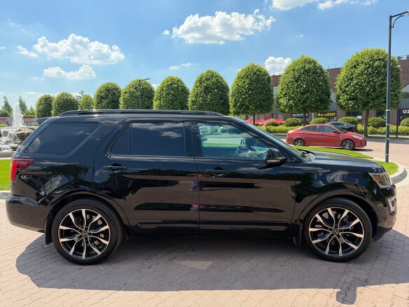 2018 Ford Explorer V Рестайлинг, чёрный, 3400000 рублей - вид 10