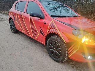 2005 Opel Astra H, красный, 300000 рублей, вид 4