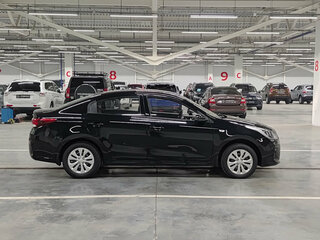 2019 Kia Rio IV, чёрный, 1199000 рублей, вид 4