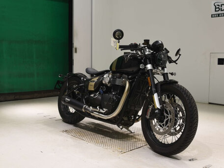 2025 Triumph Bonneville Bobber, чёрный, 2050000 рублей, вид 1