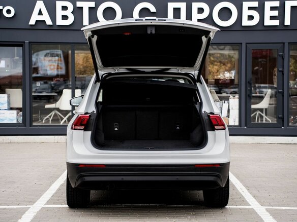 2017 Volkswagen Tiguan II, белый, 2418000 рублей - вид 23