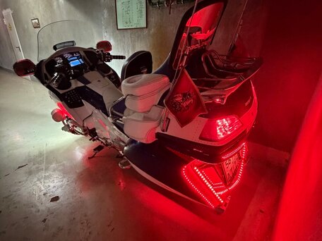 2012 Honda GL 1800 Gold Wing, белый, 1400000 рублей, вид 5