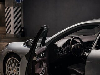 2015 Porsche Panamera GTS I Рестайлинг, серебристый, 4050000 рублей, вид 4