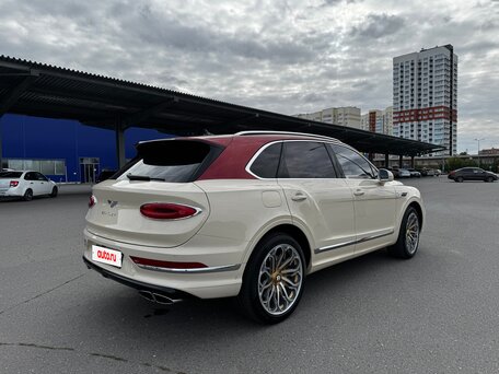 2021 Bentley Bentayga I Рестайлинг, белый, 22200000 рублей, вид 3