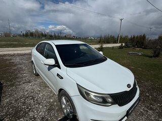 2017 Kia Rio III Рестайлинг, белый, 770000 рублей, вид 1