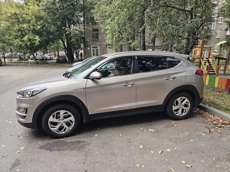 2019 Hyundai Tucson III Рестайлинг, бежевый, 1800000 рублей, вид 3