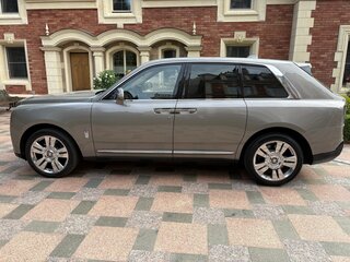 2026 Rolls-Royce Cullinan I Рестайлинг (Series II), серый, 65000000 рублей, вид 3