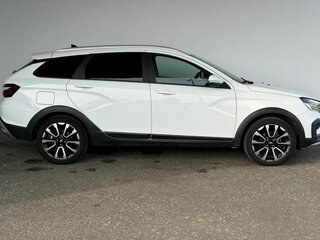 2024 Lada (ВАЗ) Vesta SW Cross I Рестайлинг (NG), белый, 1465000 рублей, вид 4