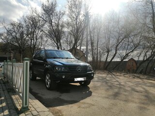 2001 Mercedes-Benz M-Класс 430 I (W163), чёрный, 850000 рублей, вид 3
