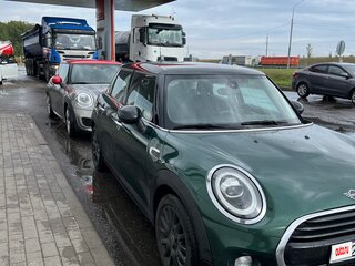2018 Mini Hatch Cooper III (F55/F56) Рестайлинг, зелёный, 1555000 рублей, вид 2