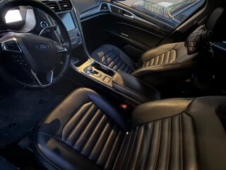2020 Ford Fusion (North America) II Рестайлинг, красный, 1500000 рублей, вид 4