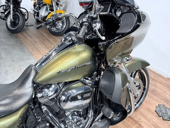 2017 Harley-Davidson Road Glide, зелёный, 1999000 рублей - вид 14