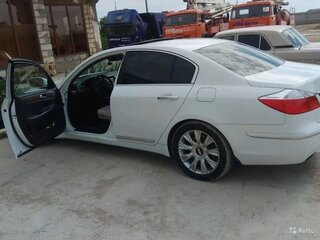 2010 Hyundai Genesis I, белый, 800000 рублей, вид 3