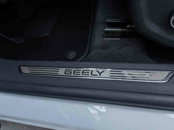 2026 Geely Monjaro I Рестайлинг, белый - вид 14