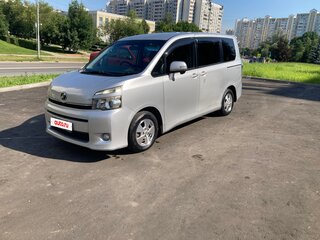 2010 Toyota Voxy II (R70), серый, 1110000 рублей, вид 1