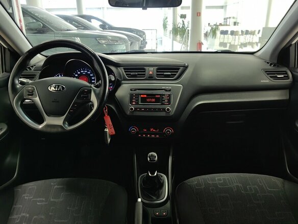 2016 Kia Rio III Рестайлинг, белый - вид 10