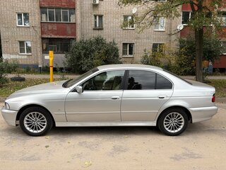 2002 BMW 5 серии 520i IV (E39) Рестайлинг, серебристый, 390000 рублей, вид 3