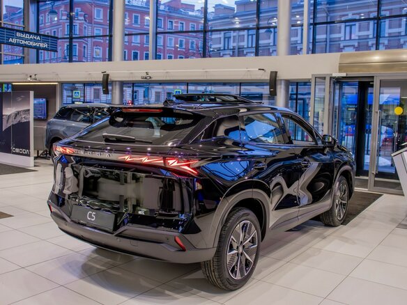 2026 Omoda C5 II, чёрный - вид 4