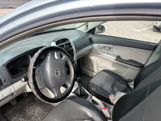 2007 Kia Cerato I Рестайлинг, серебристый, 650000 рублей, вид 5