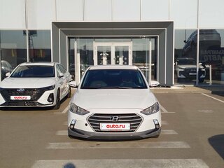2017 Hyundai Elantra VI (AD), белый, 870000 рублей, вид 2