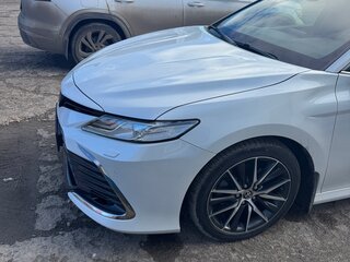 2021 Toyota Camry VIII (XV70) Рестайлинг, белый, 2690000 рублей, вид 4