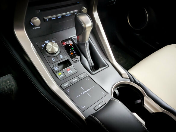 2020 Lexus NX 200 I Рестайлинг, голубой, 3950000 рублей - вид 25