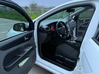 2010 Ford Focus II Рестайлинг, белый, 750000 рублей, вид 5