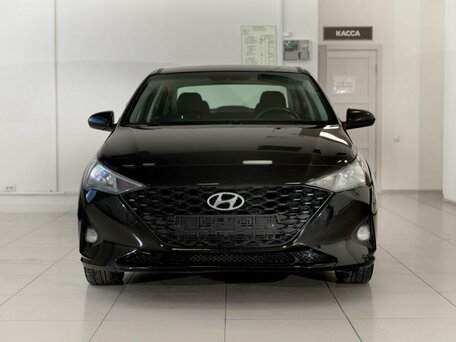 2021 Hyundai Solaris II Рестайлинг, чёрный, 1500000 рублей, вид 2