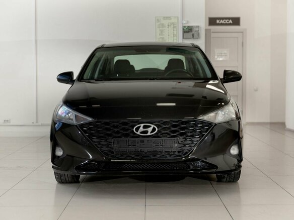 2021 Hyundai Solaris II Рестайлинг, чёрный, 1500000 рублей - вид 2