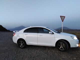 2014 Geely Emgrand EC7, белый, 999999 рублей, вид 3