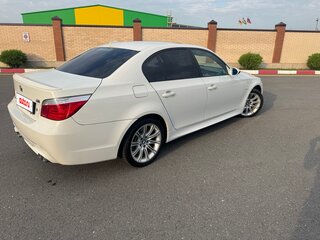 2004 BMW 5 серии 525i V (E60/E61), белый, 820000 рублей, вид 4