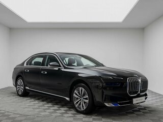 2025 BMW 7 серии 740i xDrive VII (G70), чёрный, 14490000 рублей, вид 4