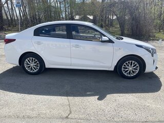 2021 Kia Rio IV Рестайлинг, белый, 1450000 рублей, вид 5