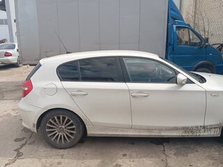 2010 BMW 1 серии 116i I (E81/E82/E87/E88) Рестайлинг, белый, 570000 рублей, вид 2